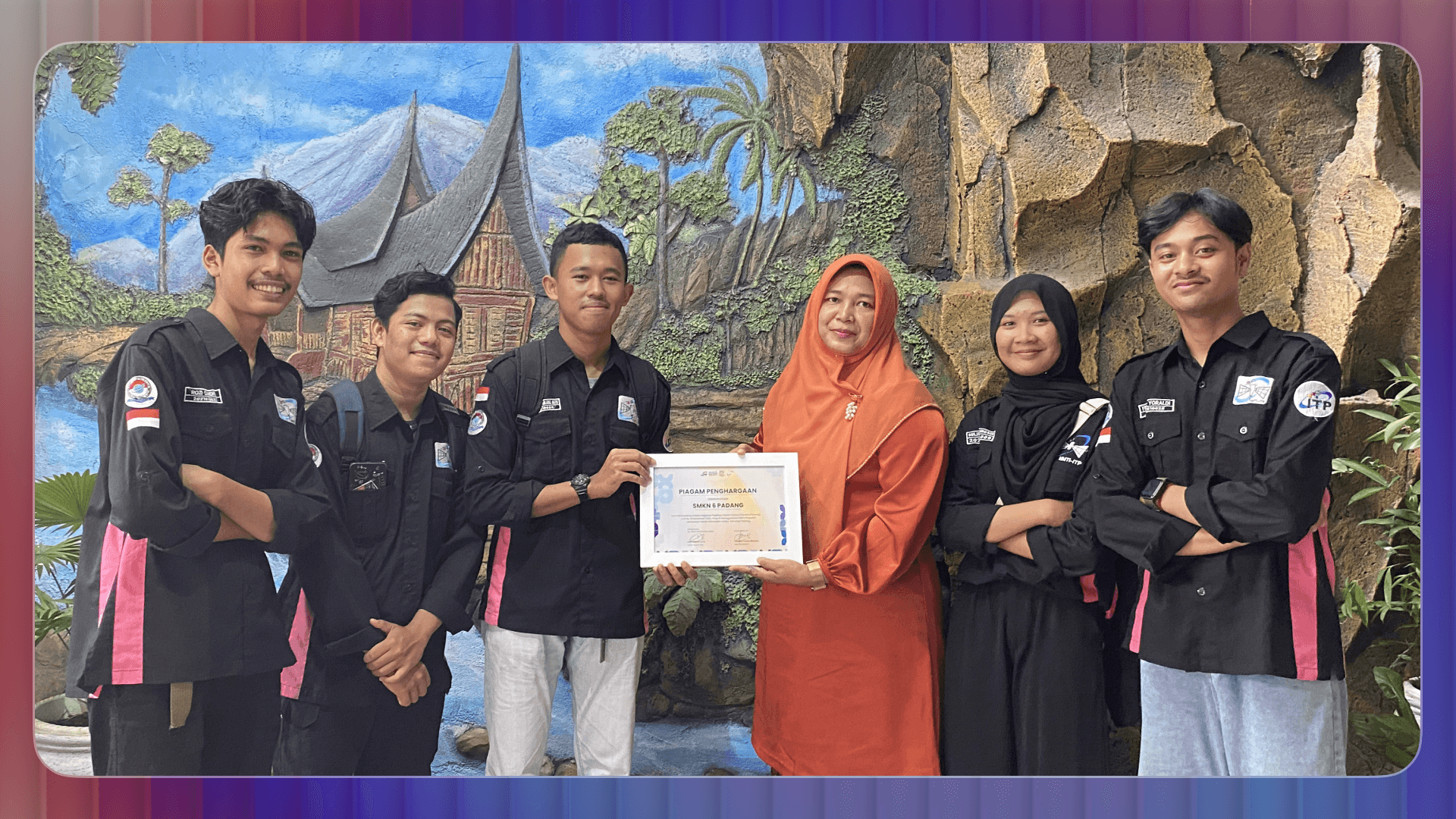 Bayu menyampaikan materi kepada peserta