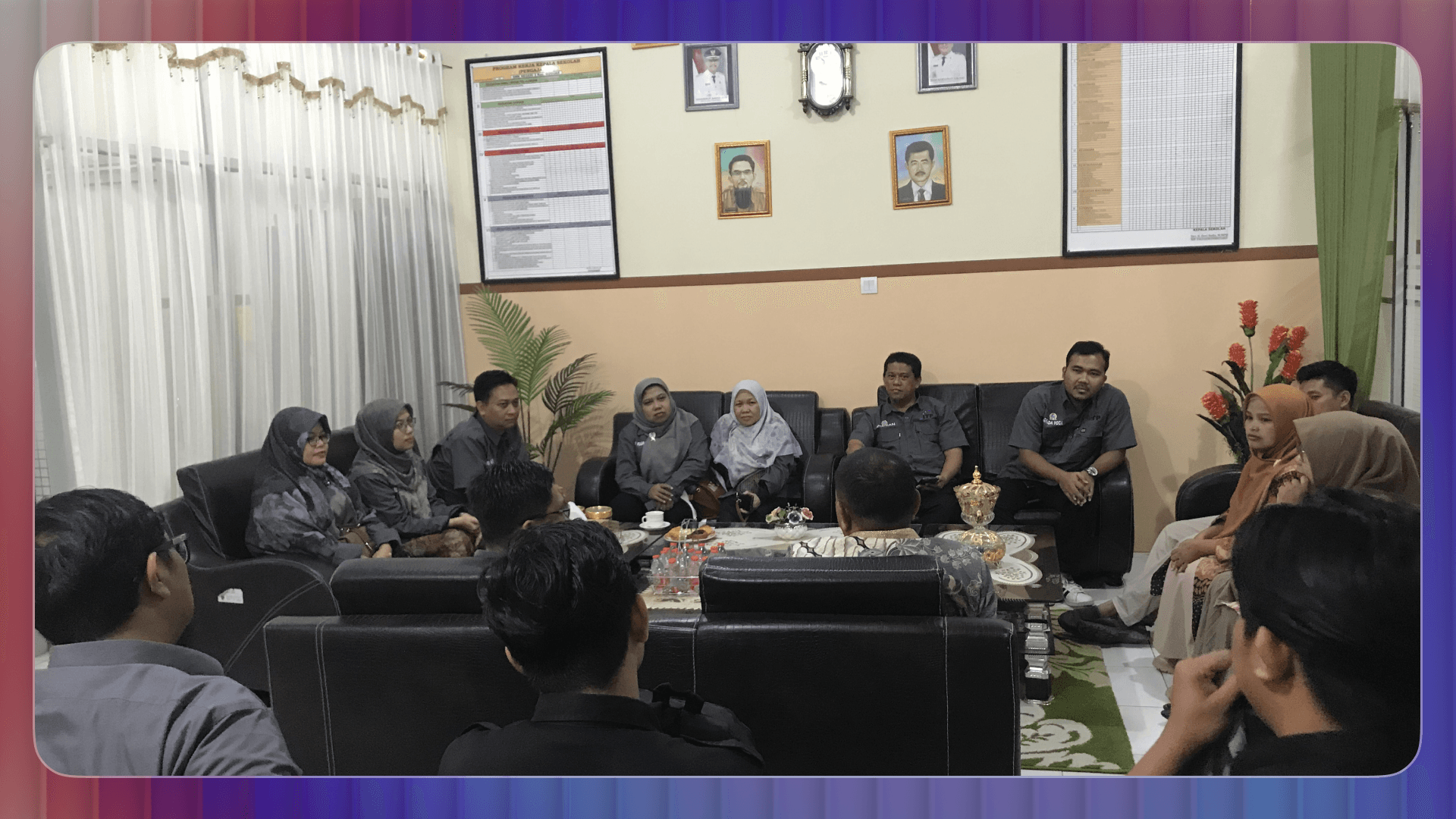 Kedatangan Tim Prodi di sambut kepala sekolah